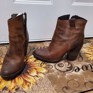 Women MUSSE&CLOUD ankle boot size 9